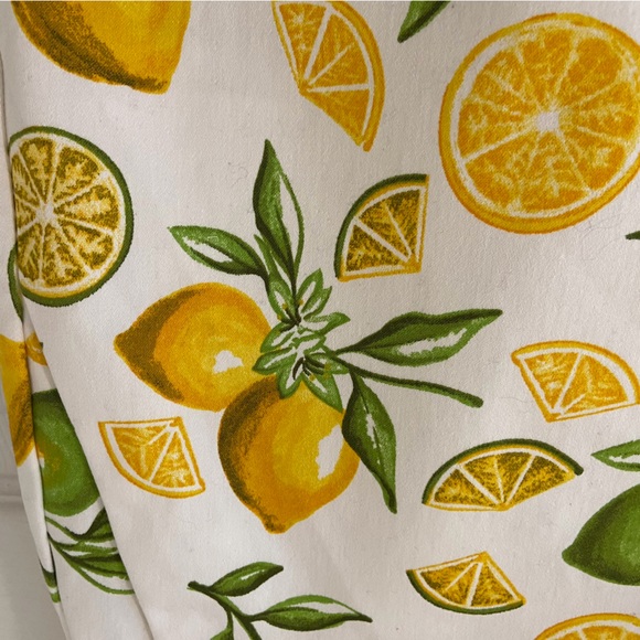 Isaac Mizrahi Citrus Print Women's Shorts Size 4 - Picture 8 of 12